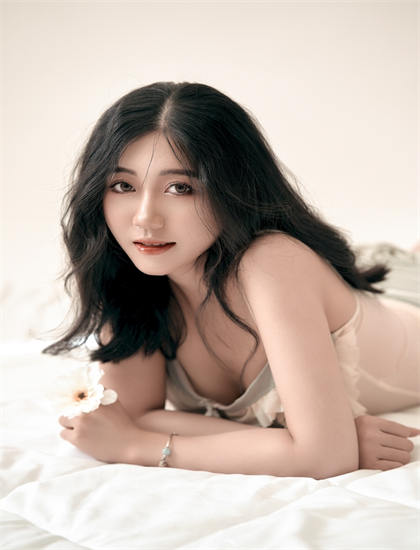 短片技术揭秘：《极致新疆》的创作历程与幕后故事 ——深入探索短片的艺术世界