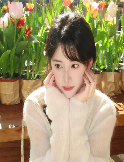 票房冠军：《霁月如初》人性探讨：人性本质与道德困境思考